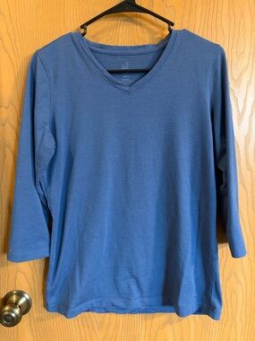 Woolx Women's Elena 3/4 Sleeve V-Neck Loose Fit Top in Slate Blue Small